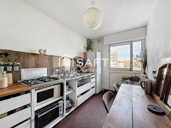 Paris 75020 - Appartement 3/4 pièces -  loggia - Box