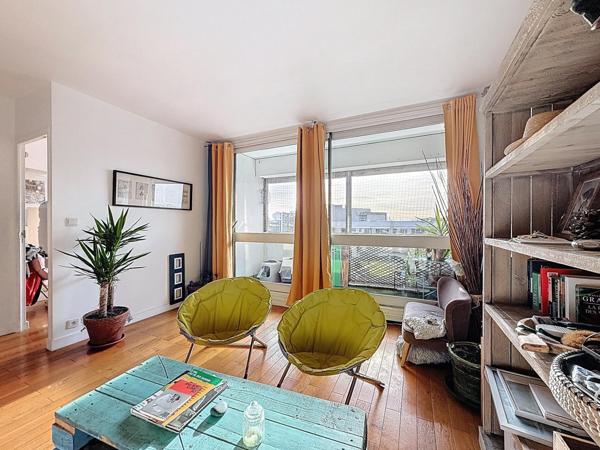 Paris 75020 - Appartement 3/4 pièces -  loggia - Box