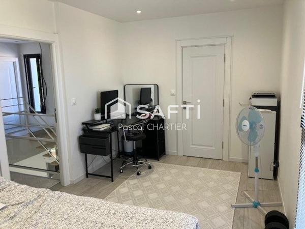 Maison contemporaine sur Loire Authion, exposition SE, avec piscine.