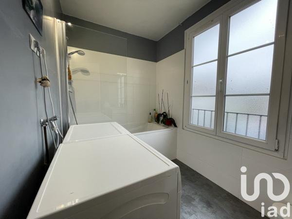 Maison traditionnelle 10 pièces de 170 m² à Cesson (77240)