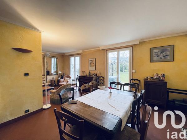 Maison traditionnelle 10 pièces de 170 m² à Cesson (77240)