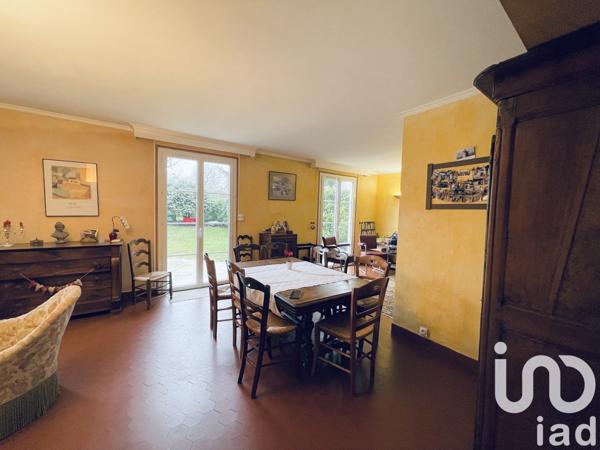 Maison traditionnelle 10 pièces de 170 m² à Cesson (77240)