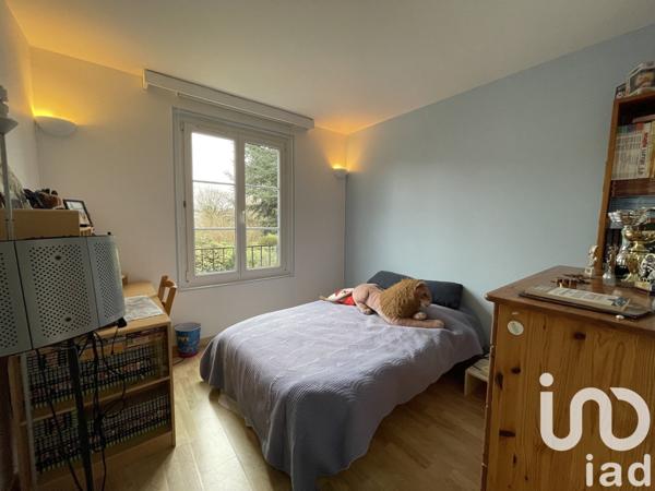 Maison traditionnelle 10 pièces de 170 m² à Cesson (77240)