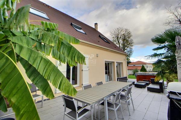 Maison Vaux Sur Seine 7 pièce(s) 231 m2 €789 000 ** - Référence 1698