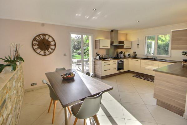 Maison Vaux Sur Seine 7 pièce(s) 231 m2 €789 000 ** - Référence 1698