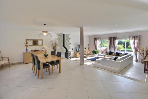 Maison Vaux Sur Seine 7 pièce(s) 231 m2 €789 000 ** - Référence 1698