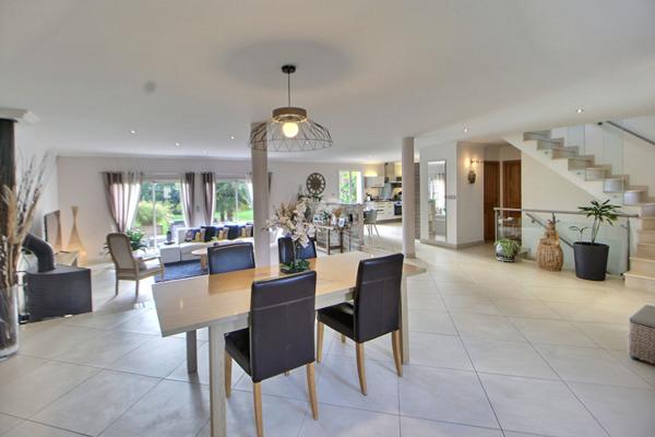 Maison Vaux Sur Seine 7 pièce(s) 231 m2 €789 000 ** - Référence 1698