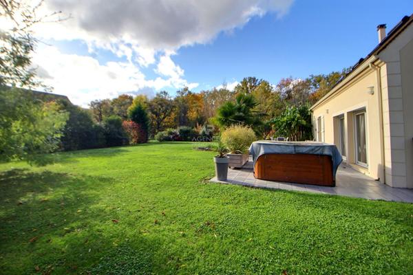 Maison Vaux Sur Seine 7 pièce(s) 231 m2 €789 000 ** - Référence 1698