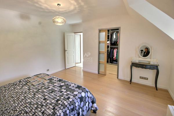 Maison Vaux Sur Seine 7 pièce(s) 231 m2 €789 000 ** - Référence 1698