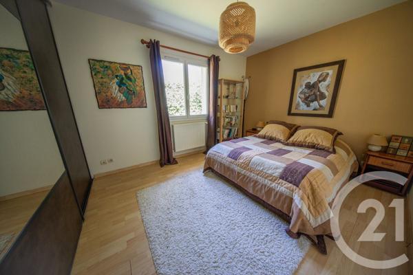 Maison à vendre  5 pièces - 129,55 m 2   ST MEDARD EN JALLES  - 33