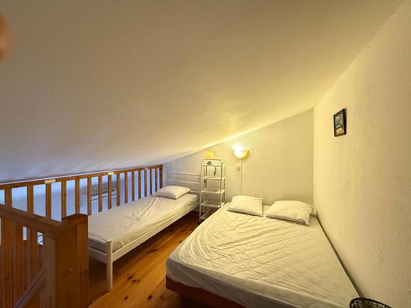 Mazet T2 mezzanine avec terrasses et vue collines ? Bormes-les-Mimosas