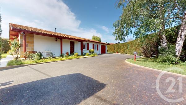 Maison à vendre  4 pièces - 104 m 2   AHETZE  - 64