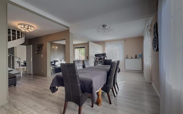 Maison à vendre    5 pièces • 145 m2 Marsannay-la-Côte