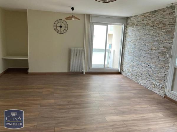 Appartement à louer 3 pièces 62.67m² Saint-Memmie (51470)