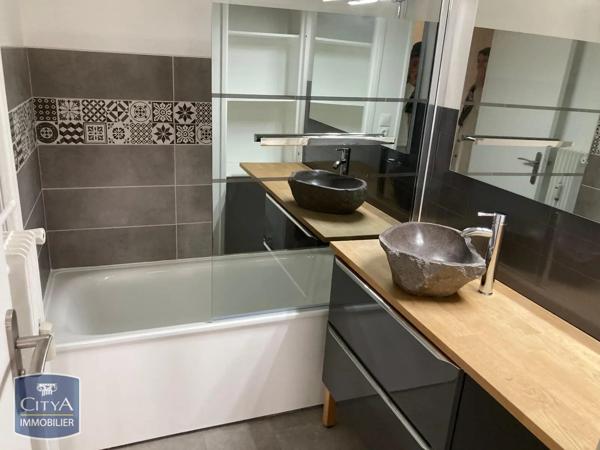 Appartement à louer 3 pièces 62.67m² Saint-Memmie (51470)