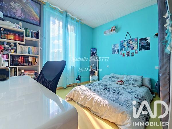 Maison à vendre 5 pièces 110 m² Saint-Hilaire-de-Lusignan