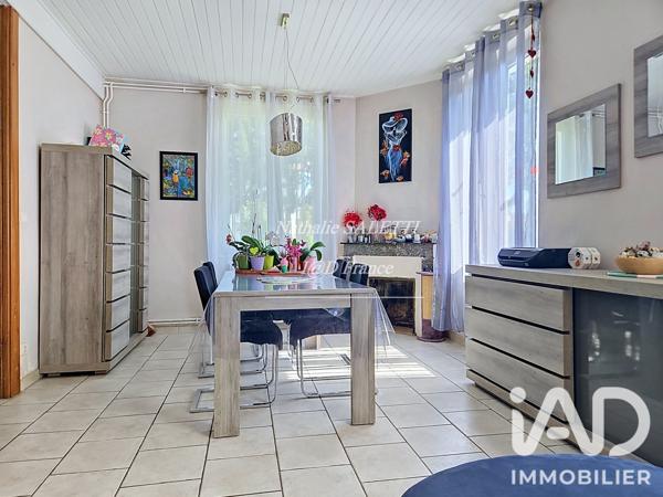 Maison à vendre 5 pièces 110 m² Saint-Hilaire-de-Lusignan