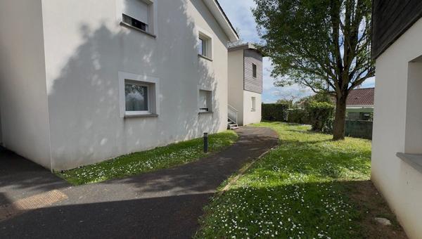 Appartement Tonnay-Charente T2 avec balcon et parking privatif