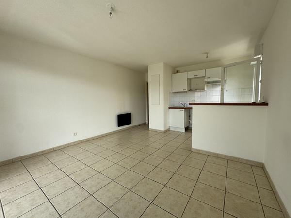 Appartement Tonnay-Charente T2 avec balcon et parking privatif