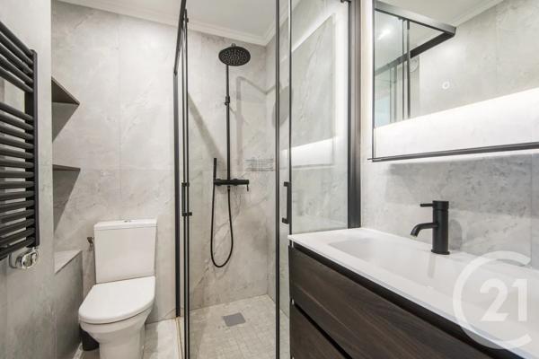 Appartement F4 à vendre  4 pièces - 102,09 m 2   VILLEFRANCHE SUR MER  - 06