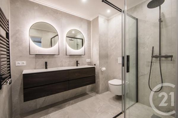 Appartement F4 à vendre  4 pièces - 102,09 m 2   VILLEFRANCHE SUR MER  - 06