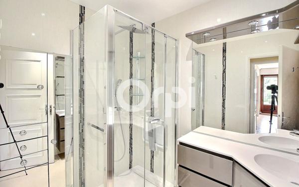 Appartement à vendre    3 pièces •  Viry-Châtillon