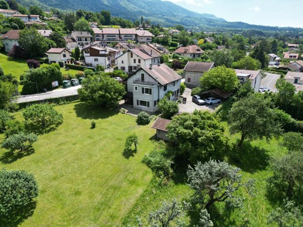 Maison à vendre - 7 pièces - 185 m² habitables - 326 m² au sol - 1359 m² de terrain - vue panoramique - COLLONGES SOUS SALEVE (74)