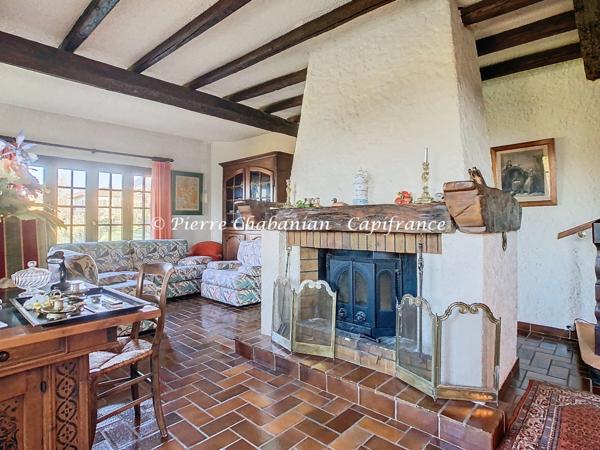 Maison à vendre - 7 pièces - 185 m² habitables - 326 m² au sol - 1359 m² de terrain - vue panoramique - COLLONGES SOUS SALEVE (74)