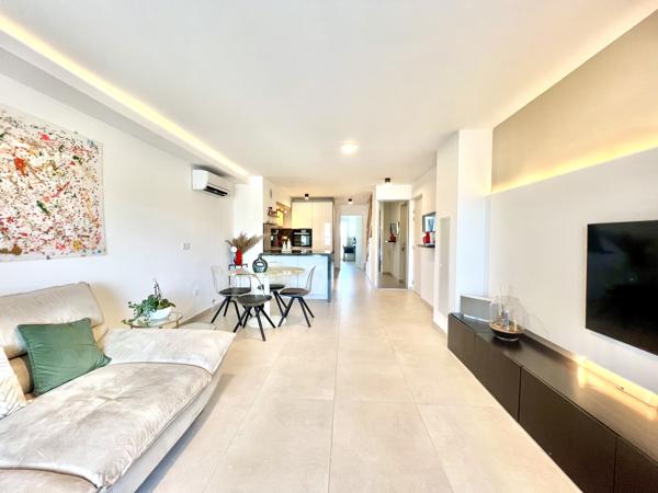 Marseille (13011) Marseille 13011 - La Valentine / Les Accates. Appartement Duplex 3 pièces de 68 M ² - Terrasses