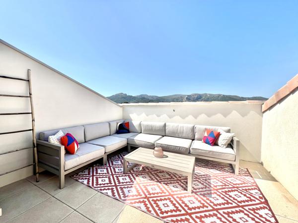 Marseille (13011) Marseille 13011 - La Valentine / Les Accates. Appartement Duplex 3 pièces de 68 M ² - Terrasses