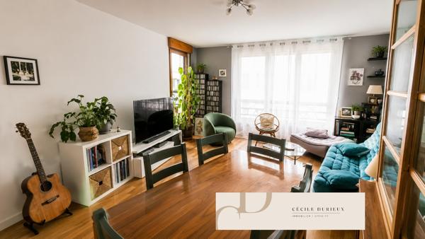 Appartement
         3 pièces
        - 78 m² Exclusivité 355 000 € *