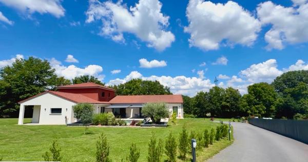 Maison Condat Sur Vienne 8 pièce(s) 266 m2