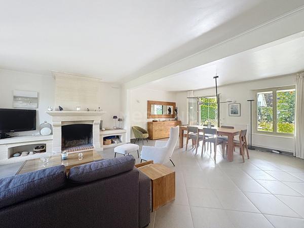 Maison Lamorlaye 9 pièce(s) 210 m2