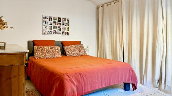 Appartement T3 à Étampes Saint-Martin – Esprit maison et cour secrète
