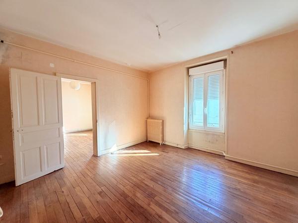 Appartement à rénover avec garage