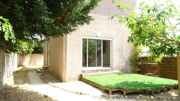 MAISON AVEC 3 CHAMBRES BUREAU ET JARDIN CARCASSONNE