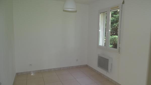 MAISON AVEC 3 CHAMBRES BUREAU ET JARDIN CARCASSONNE