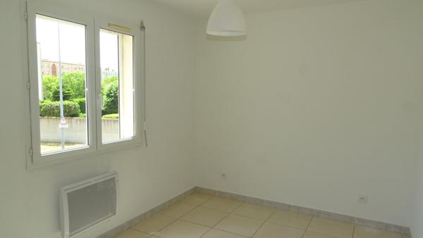 MAISON AVEC 3 CHAMBRES BUREAU ET JARDIN CARCASSONNE