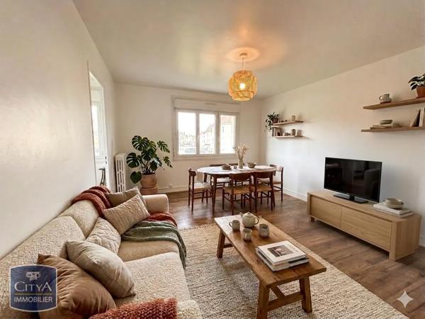 Appartement à louer 4 pièces 72.01m² Saint-Pierre-des-Corps (37700)
