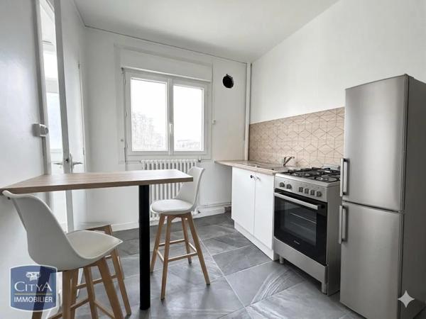 Appartement à louer 4 pièces 72.01m² Saint-Pierre-des-Corps (37700)
