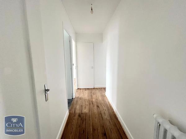 Appartement à louer 4 pièces 72.01m² Saint-Pierre-des-Corps (37700)