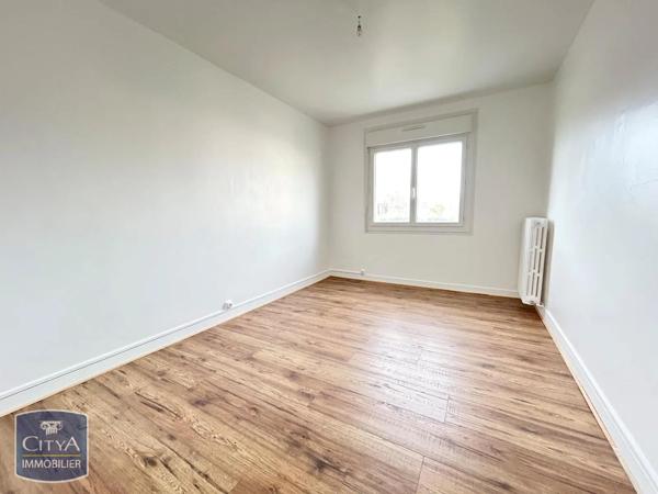 Appartement à louer 4 pièces 72.01m² Saint-Pierre-des-Corps (37700)