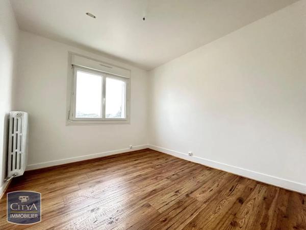 Appartement à louer 4 pièces 72.01m² Saint-Pierre-des-Corps (37700)