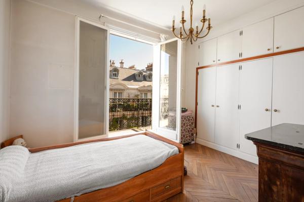 Appartement Paris 8 e - TRIANGLE D'OR / MARBEUF