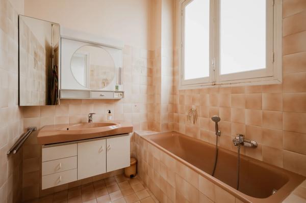 Appartement Paris 8 e - TRIANGLE D'OR / MARBEUF