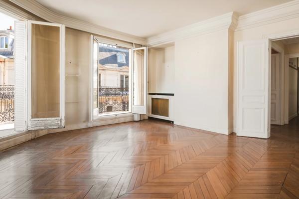 Appartement Paris 8 e - TRIANGLE D'OR / MARBEUF
