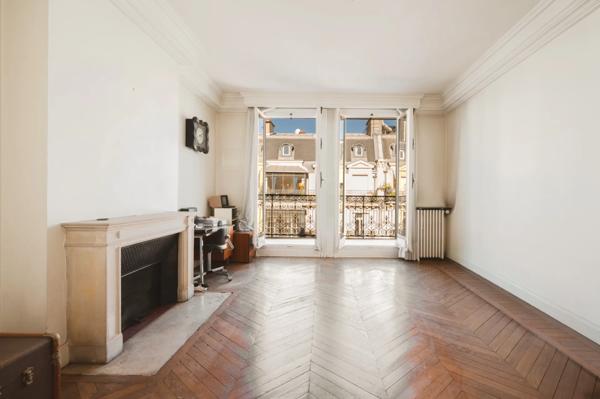 Appartement Paris 8 e - TRIANGLE D'OR / MARBEUF