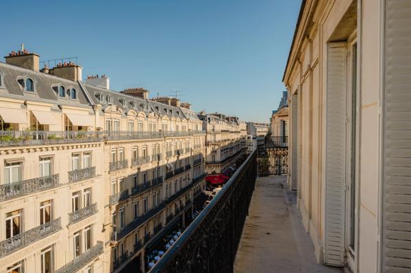 Appartement Paris 8 e - TRIANGLE D'OR / MARBEUF