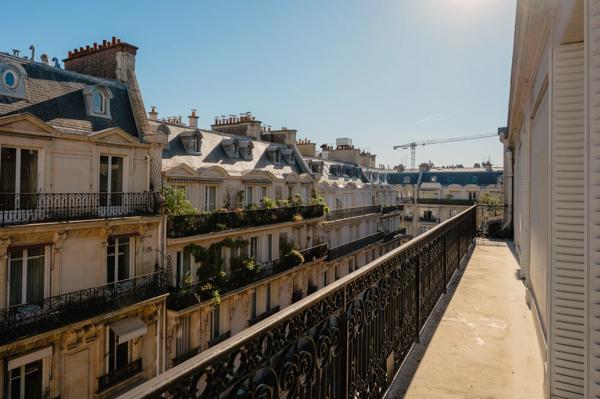 Appartement Paris 8 e - TRIANGLE D'OR / MARBEUF
