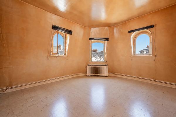 Appartement Paris 8 e - TRIANGLE D'OR / MARBEUF